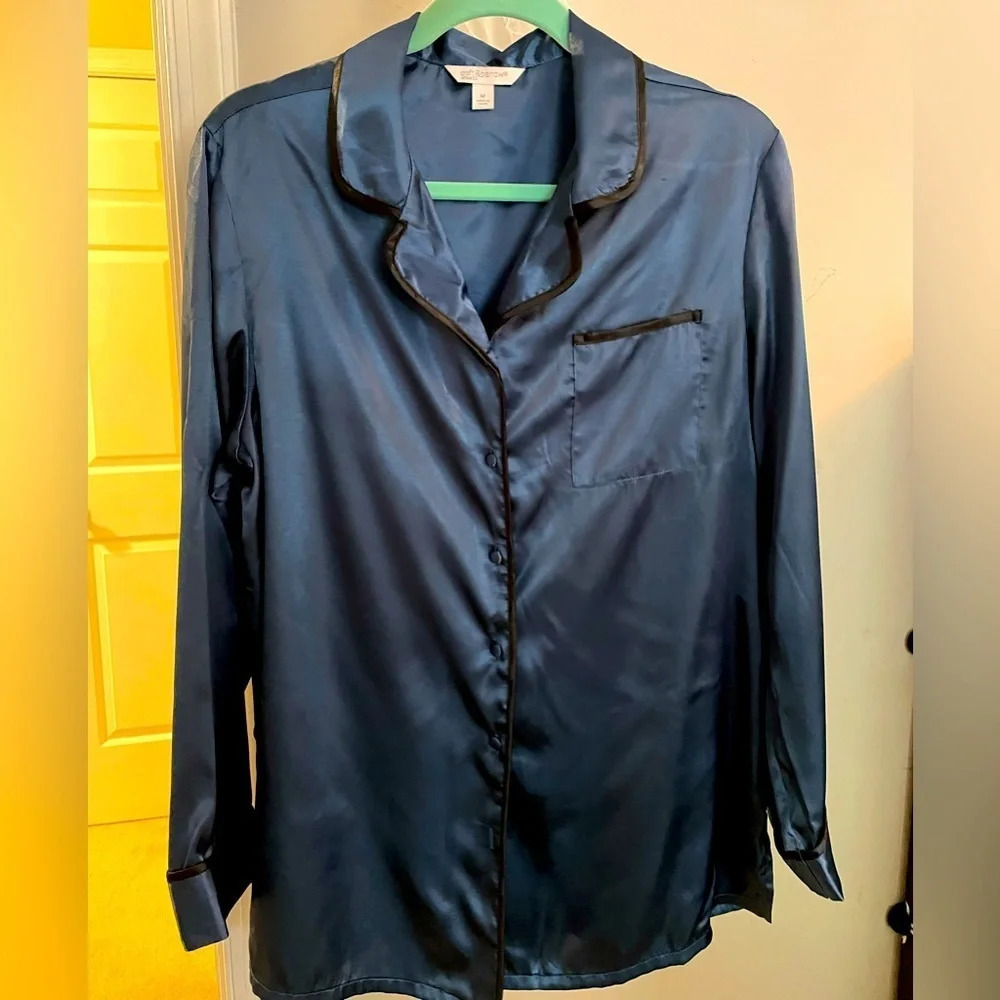 Croft & Barrow Intimates M night shirt. Collared, l/s, breast pocket. Steal blue